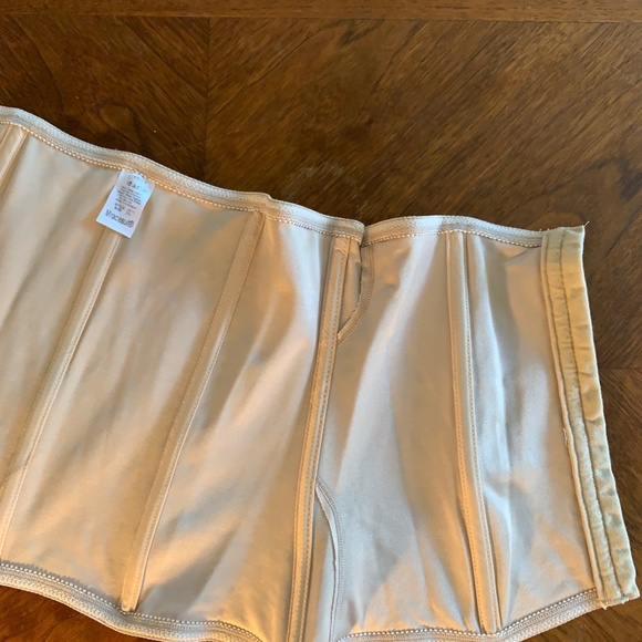 Women Girls Miraclesuit Bodice, 2XL, beige, stretchy, hook & eye closures, Sexy - Picture 3 of 5